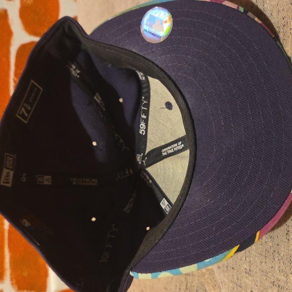 ⚾️ New Era New York Yankees Cap with Multicolor Brim - 7 3/8" ⚾️ - Picture 5 of 5